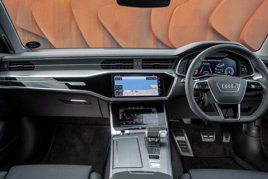Торпедо Audi S6 Sedan TDI (C8) 2019 года  (UK) (фото 28 из 40)